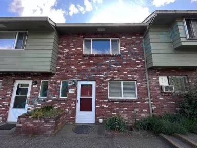 Main picture of 1312 NE Hogan Dr