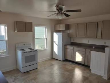 Main picture of 52 N Main St