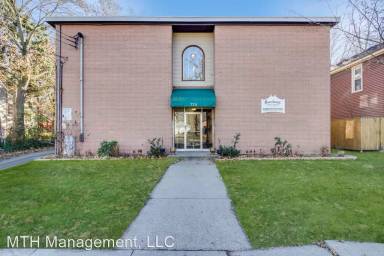 Main picture of 723 W Shiawassee St