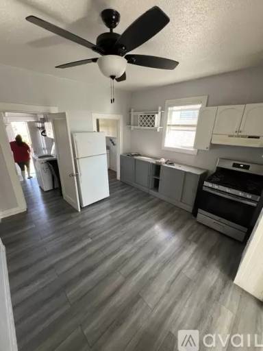 Main picture of 640 3rd St