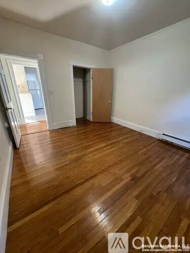 Main picture of 11 Holton St