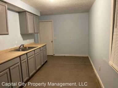 Main picture of 2424 S 11th St