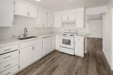 Main picture of 1521 E 38th St