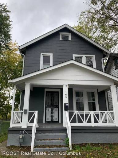 Main picture of 165 S Oakley Ave