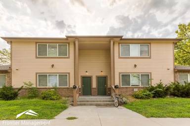 Main picture of 402 N 10th St