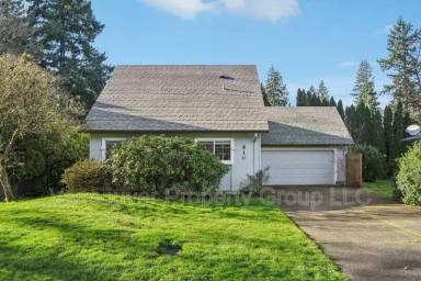Main picture of 810 NE Pinebrook Ave