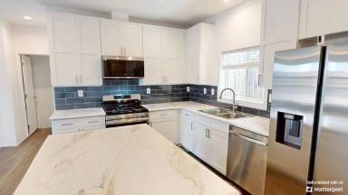 Main picture of 703 Columbia St