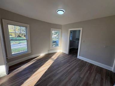 Main picture of 2330 Upton Ave