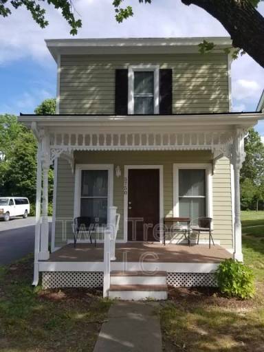 Main picture of 5750 Main St