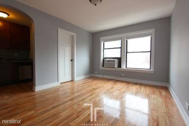 Main picture of 550 W Arlington Pl Apartments