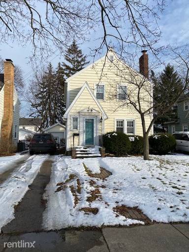 Main picture of 734 Newton St