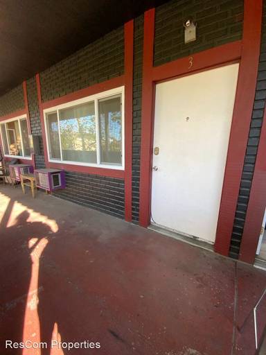 Main picture of 832 1st St