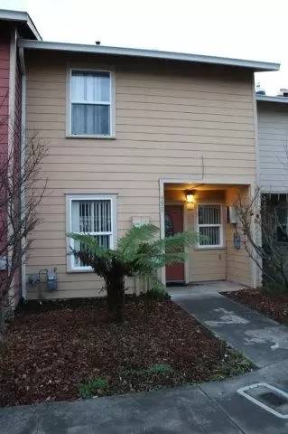 Main picture of 958 Courtyard Cir