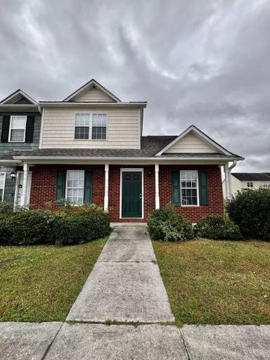 Main picture of 207 Ashwood Dr