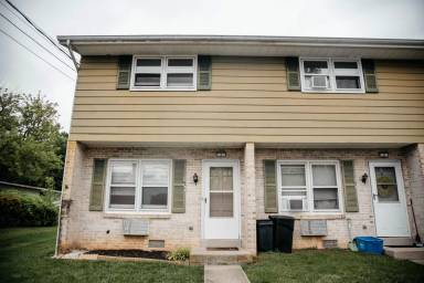 Main picture of 1077 Donegal Springs Rd