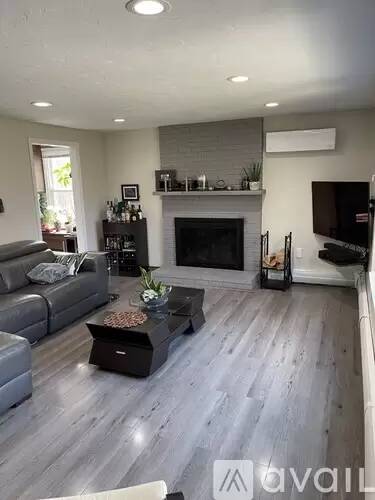 Main picture of 27 Mill St