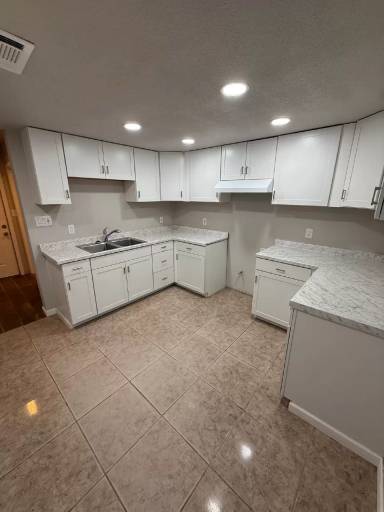 Main picture of 1060 B St