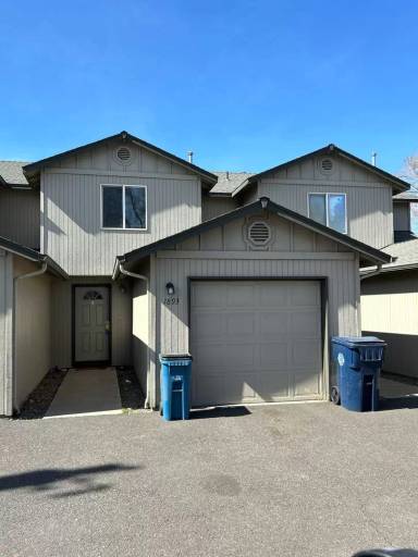 Main picture of 1893 SW Salmon Ave