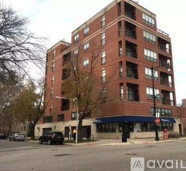 Main picture of 6957 N Greenview Ave
