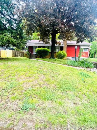 Main picture of 520 S Hedges St