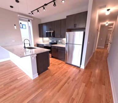 Main picture of 2100 W 18th Pl
