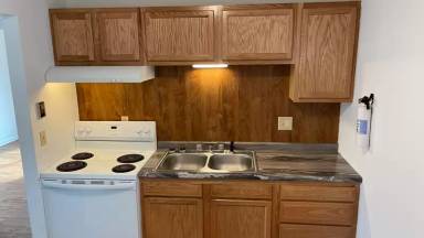 Main picture of 737 10th Ave