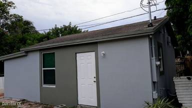 Main picture of 2379 NW 102nd St