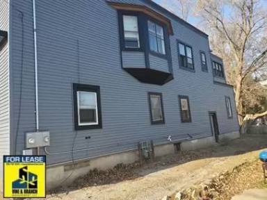 Main picture of 914 Division St