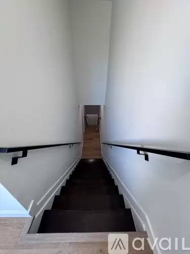 Main picture of 2440 Clifford St