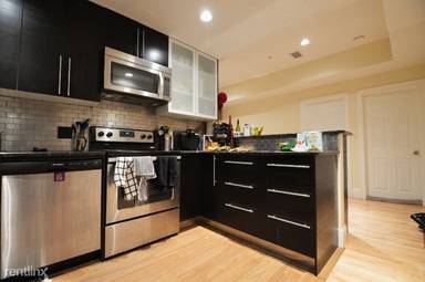 Main picture of 1209 Beacon St