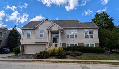 Main picture of 2878 N Greenwood Ave