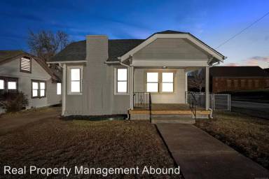 Main picture of 1125 N Boston Pl