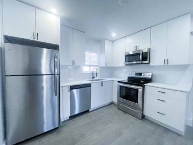 Main picture of 110 E 30th St
