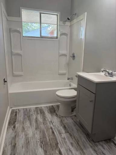 Main picture of 1010 N Larchmont Ave