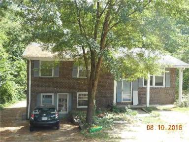 Main picture of 105 Beech Wood Cir SW