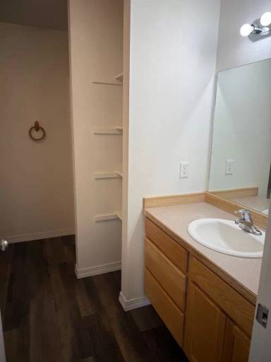 Main picture of 1017 N River Rock Dr