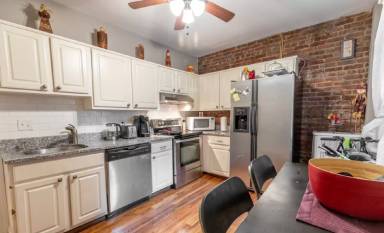 Main picture of 1404 Commonwealth Ave