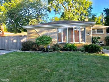 Main picture of 1119 E 161st Pl