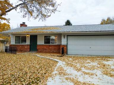 Main picture of 2895 N Caradoc St