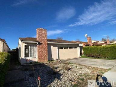 Main picture of 323 Ryegate Ct
