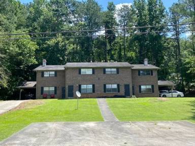 Main picture of 213 Chateau Dr SE