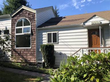 Main picture of 2558 NE 92nd St