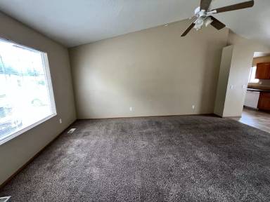 Main picture of 1209 E Linden St