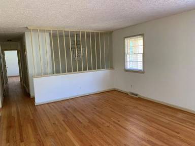 Main picture of 64 Maybrook Dr