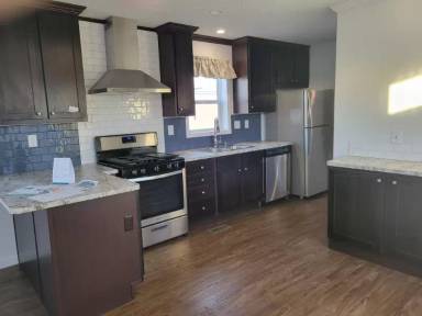 Main picture of Holiday Mobile Home Court