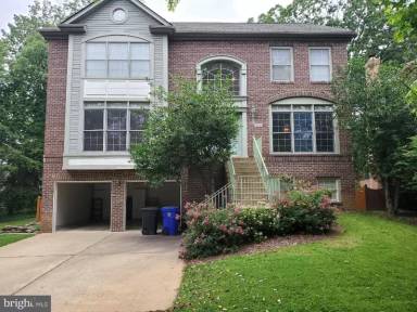 Main picture of 404 N Lombardy St