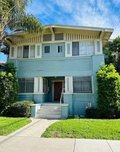 Main picture of 32 Orange Ave