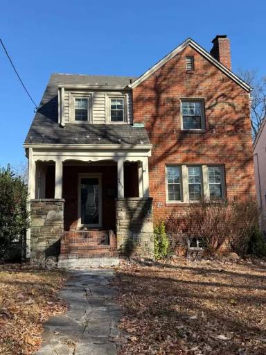 Main picture of 4433 South Dakota Ave NE