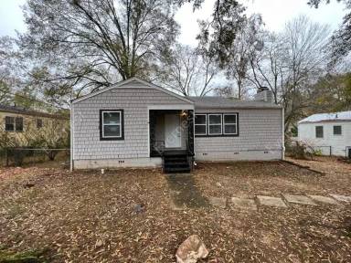 Main picture of 913 Meadowbrook Dr