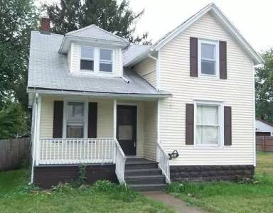 Main picture of 303 E 9th St